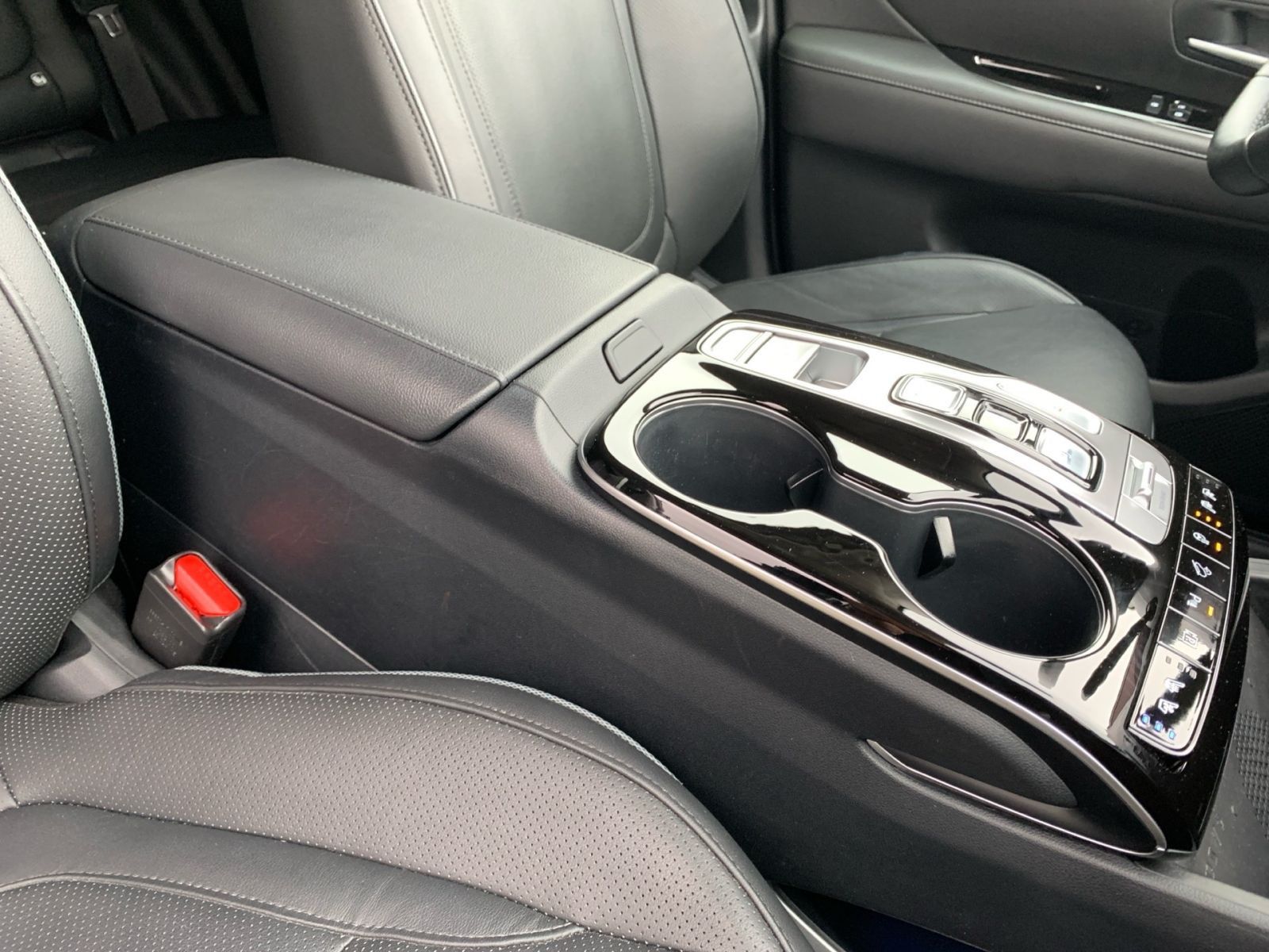 Fahrzeugabbildung Hyundai TUCSON 1.6 T-GDI Prime Hybrid