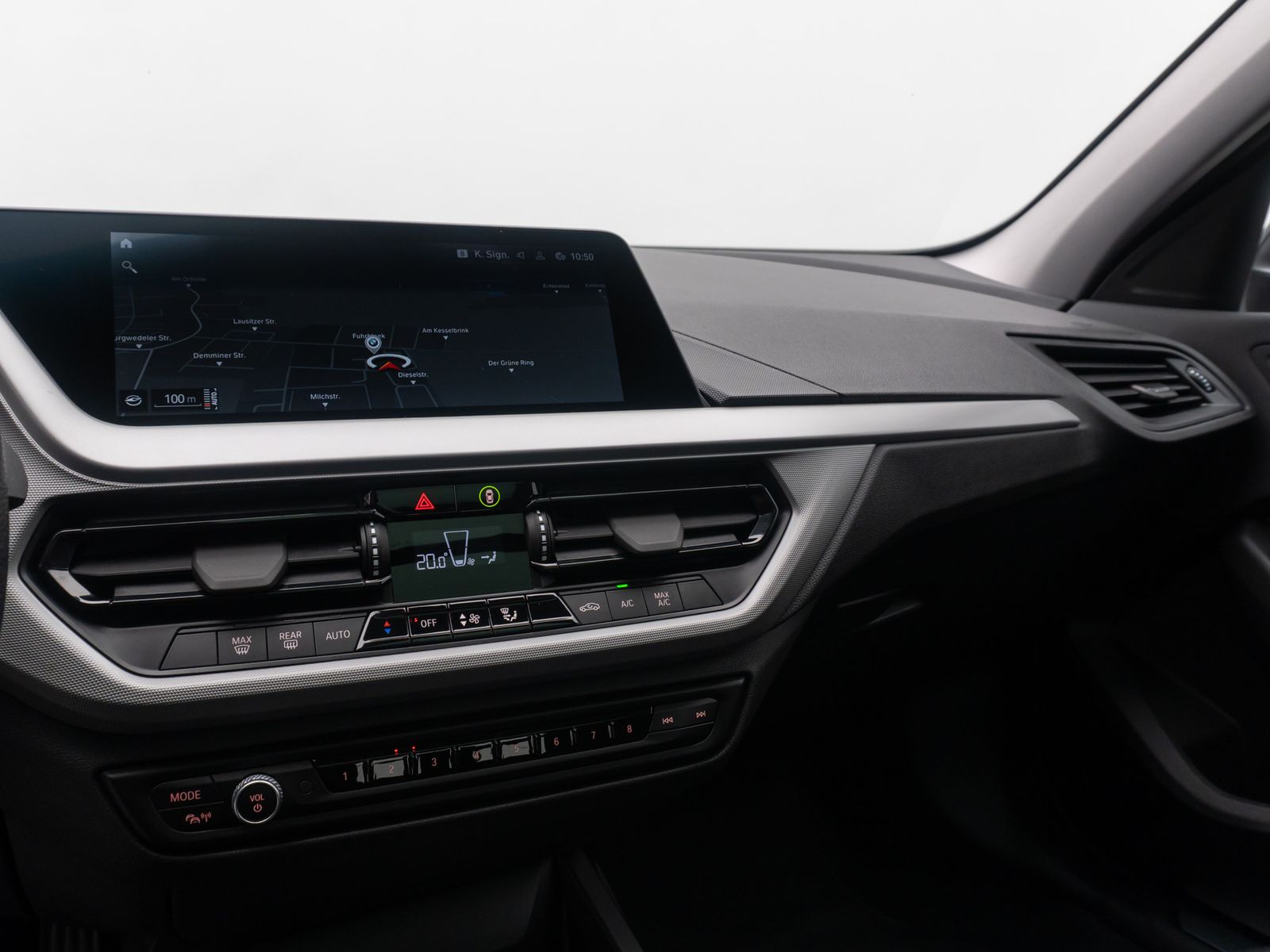 Fahrzeugabbildung BMW 120i GeschwindigReg PDC LED DAB Panorama WLAN