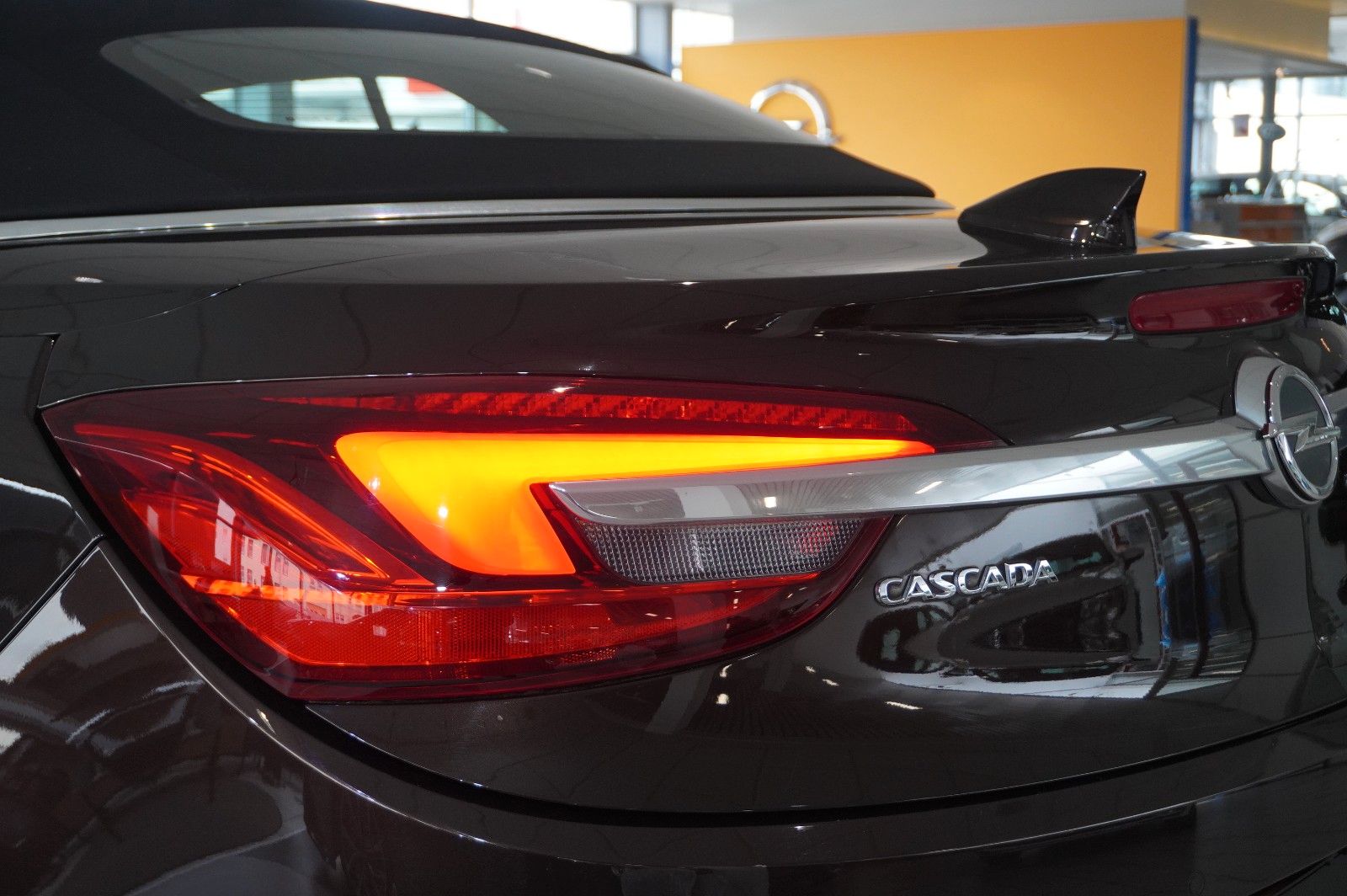Fahrzeugabbildung Opel Cascada 2.0D ACTICE NAVI/LED/KAMERA/SPORT/SHZ