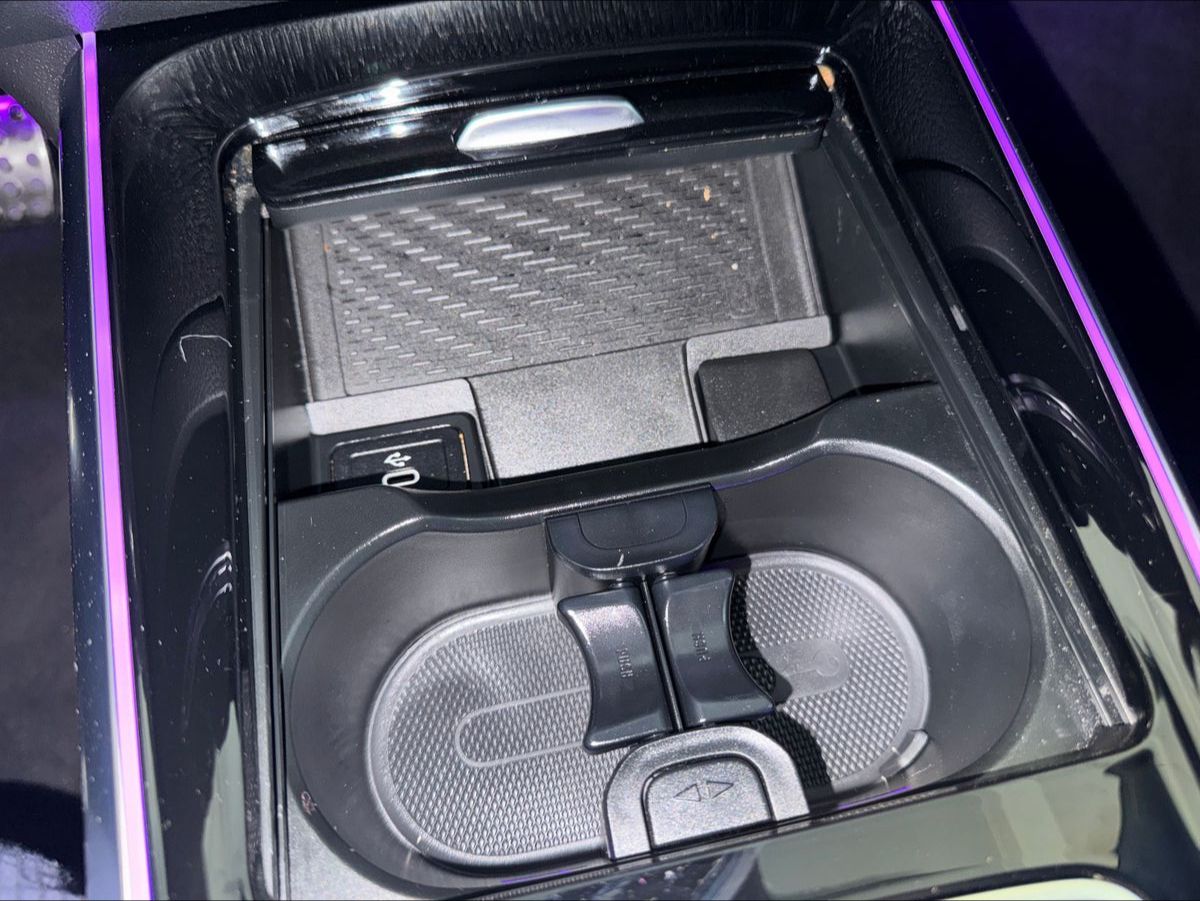 Fahrzeugabbildung Mercedes-Benz GLA 200 d 8GT AMG LINE PLUS MBUX DISTRONIC 19ALU
