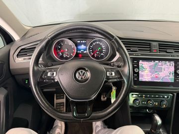 Volkswagen Tiguan - 11