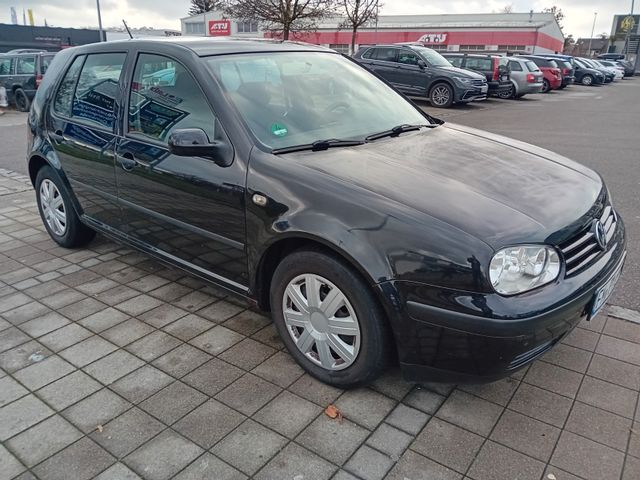 Volkswagen Golf 1.6 FSI.  "Tüv 12/2025"