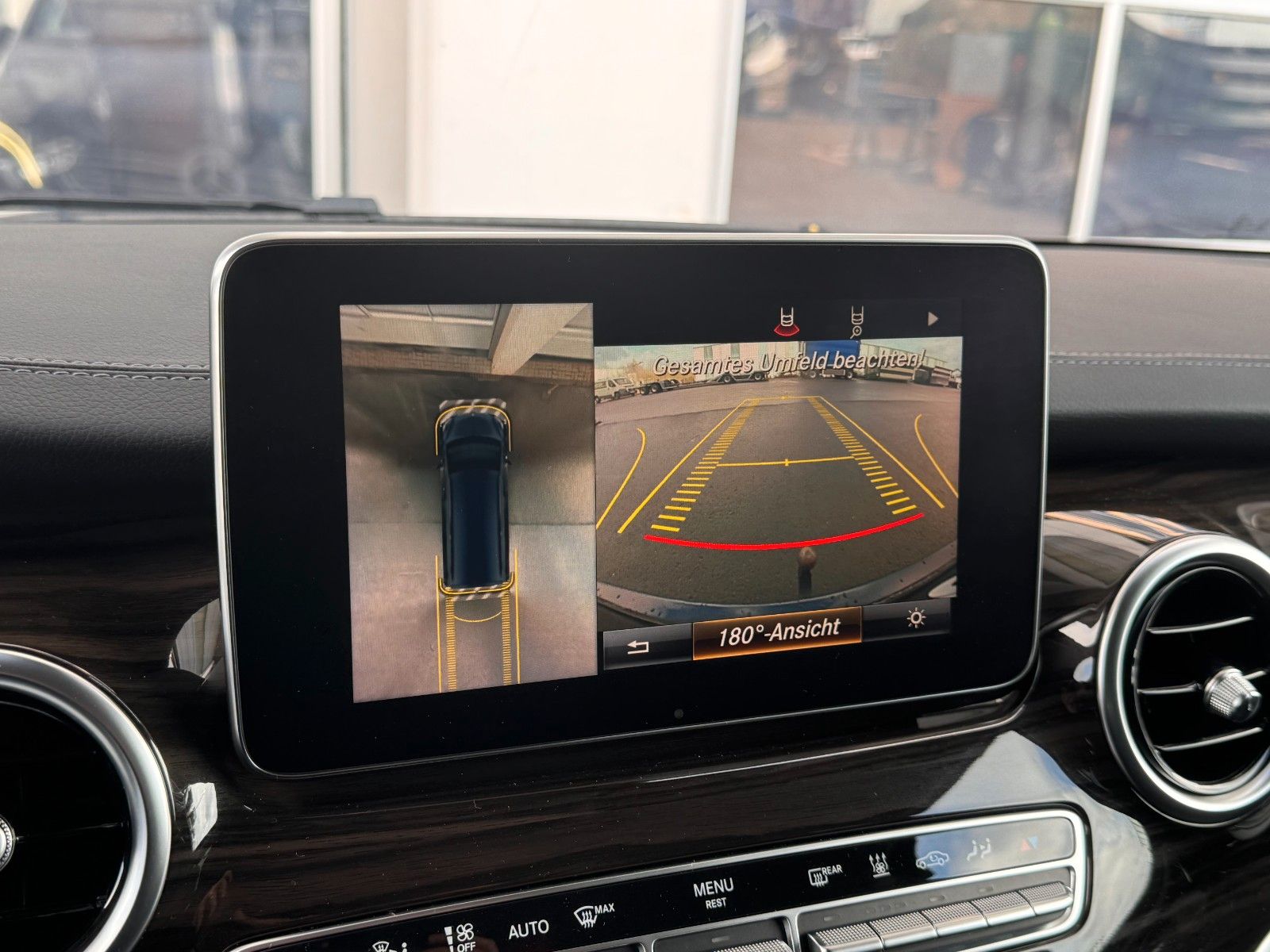 Fahrzeugabbildung Mercedes-Benz V 250 d 4MATIC AVA ED Tisch AHK2,5to DISTRONIC