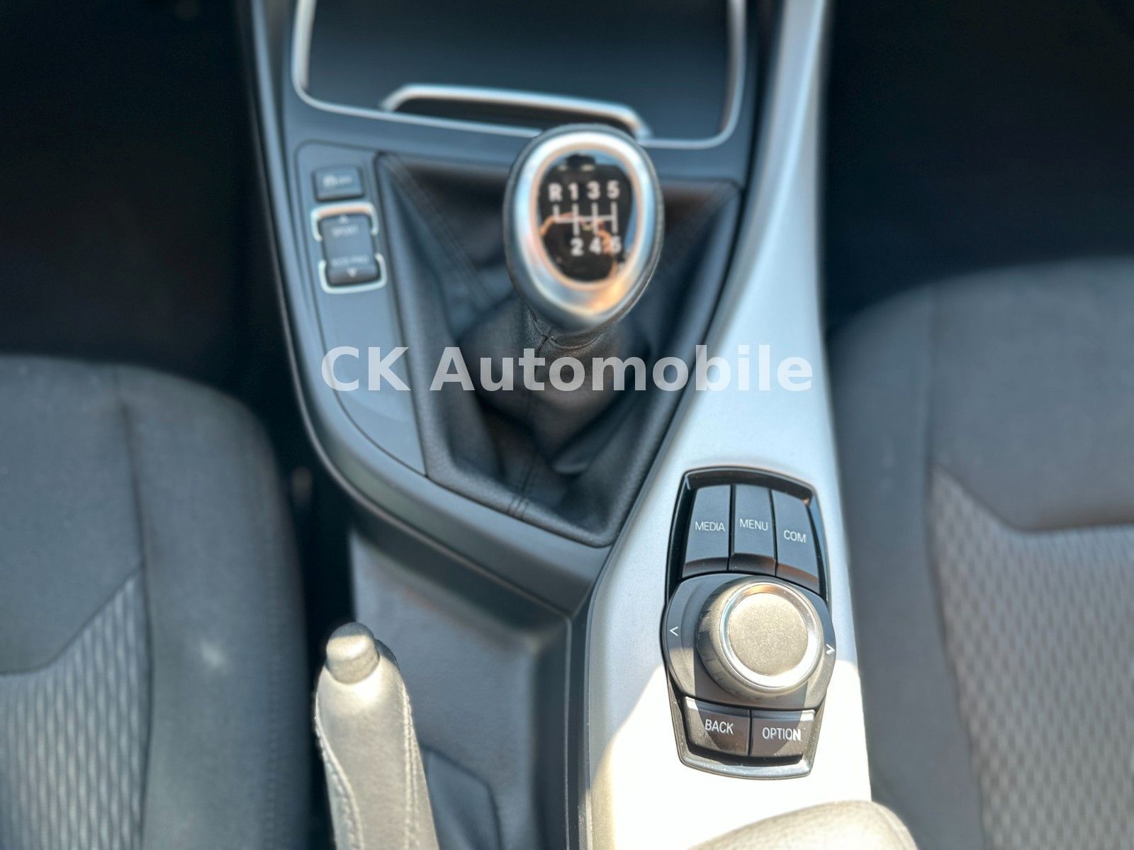 Fahrzeugabbildung BMW 118i Lim. 5-trg. /Klimaautomatik/SHZ/PDC