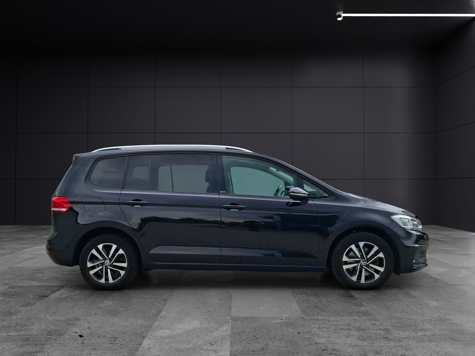 Fahrzeugabbildung Volkswagen Touran TSI United Standhzg 7-Si LED Navi ACC RFK