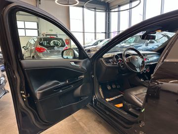 MYAUTOCENTER – Gebraucht- und Jahreswagen mit Werkstattservice in Pfaffenhofen Alfa Romeo Giulietta Quadrifoglio Verde *Klima*Radio*PDC*BT