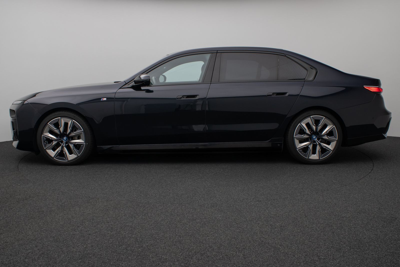 Fahrzeugabbildung BMW i7 xD60 M Sport 360°Pano B&W FondEnt SoftCL VOLL