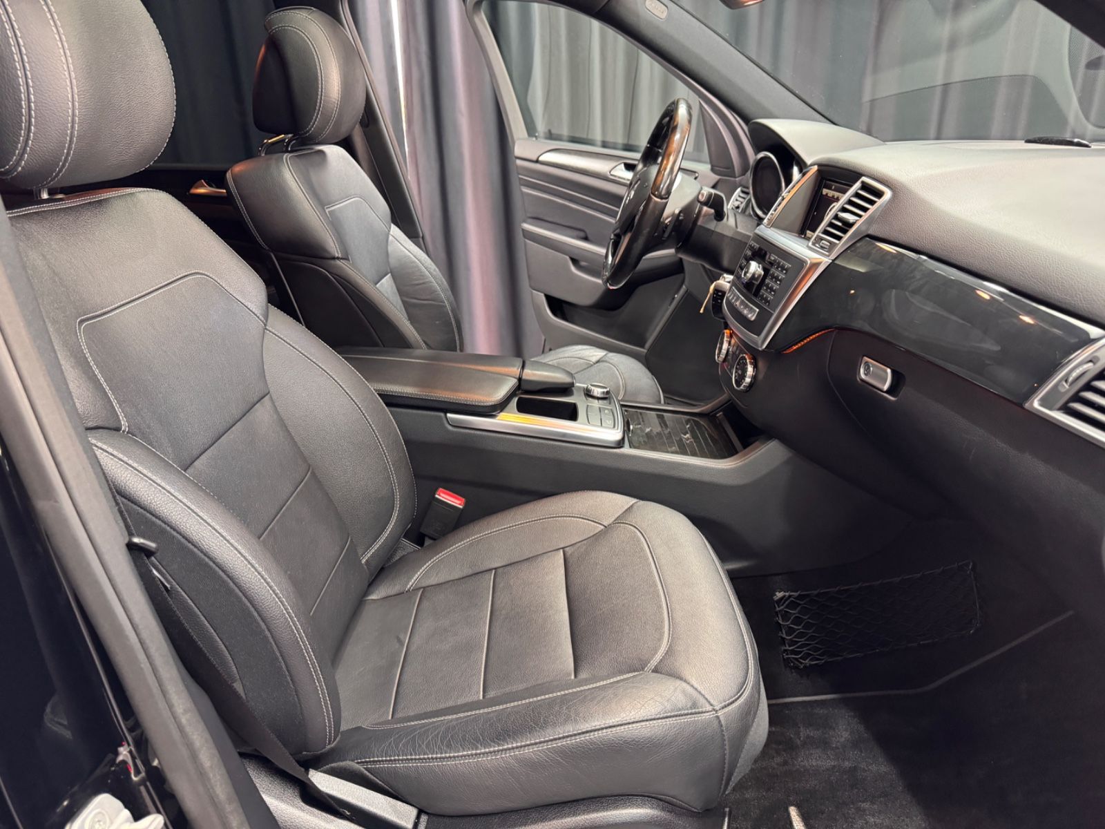 Fahrzeugabbildung Mercedes-Benz ML 400|LEDER|NAVI|SCHIEBEDACH|MASSAGE|360 KAMERA