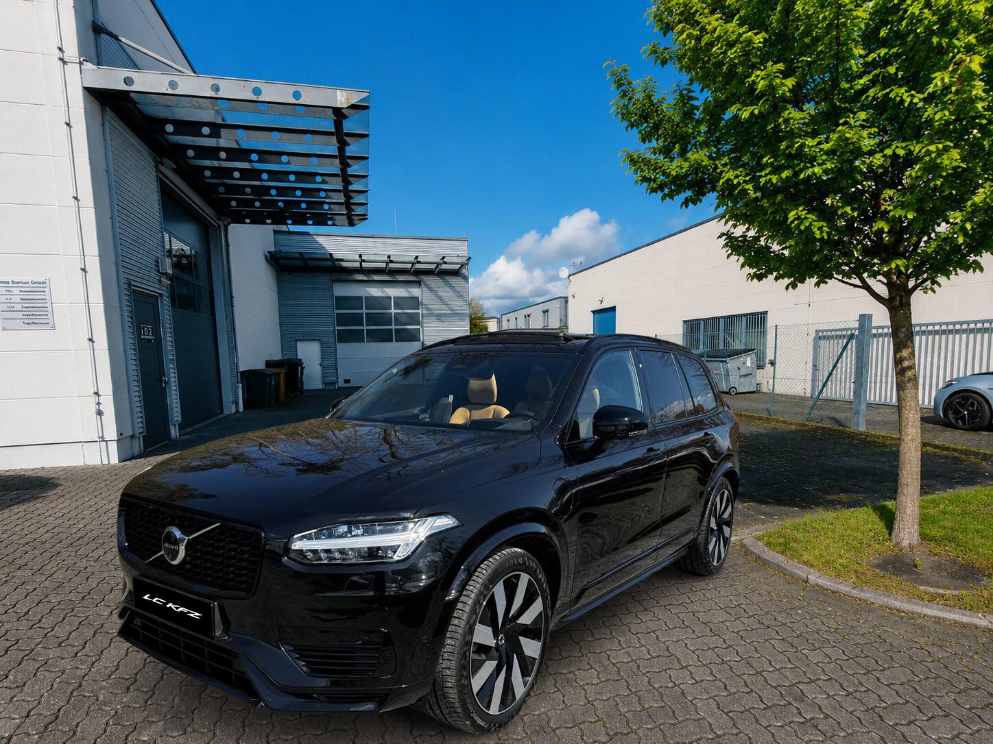 Volvo XC90 T8 AWD Ultra Dark Auto B&W