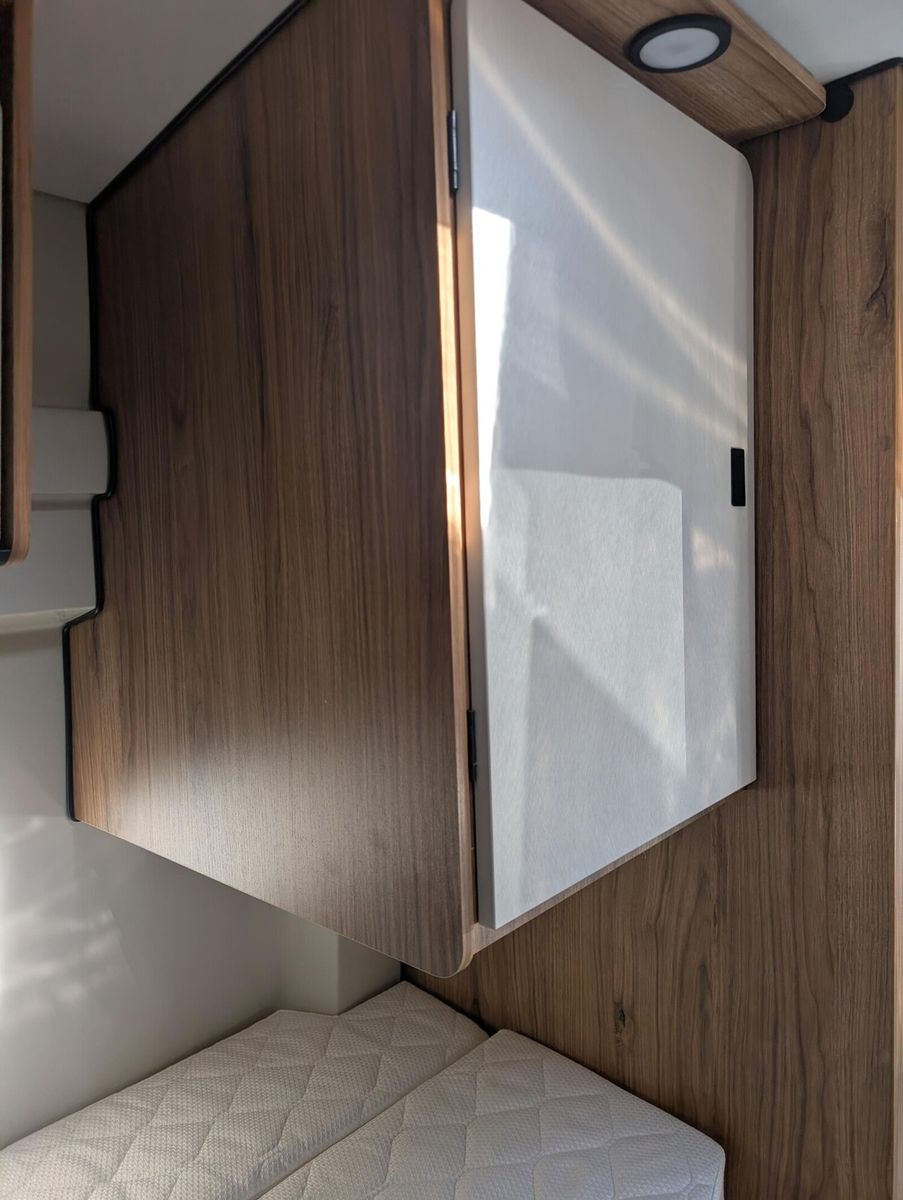 Fahrzeugabbildung Karmann Dexter 4x4 DE 570 AW Allrad 4x4, Rückfahrkamera