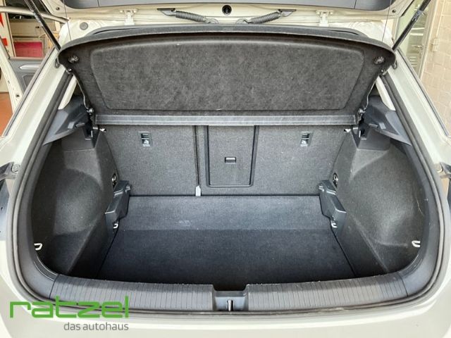 Fahrzeugabbildung Volkswagen T-Roc Style 1.5 TSI Nav Massagesitze LED ACC App