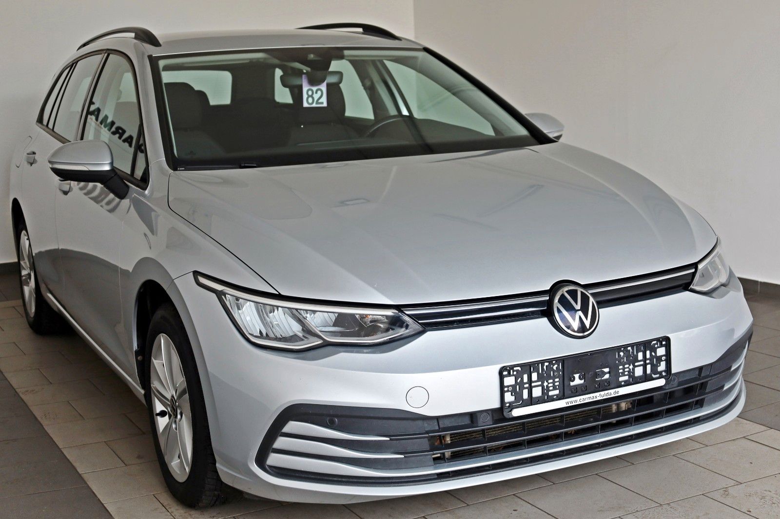 Fahrzeugabbildung Volkswagen Golf VIII Variant Life Navi,LED,PDC,Lane/Front A