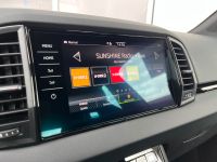 Skoda Karoq 1.5 TSI DSG Sportline PANO KAM AHK 4JGAR bei Autohaus Landmann & Maier OHG