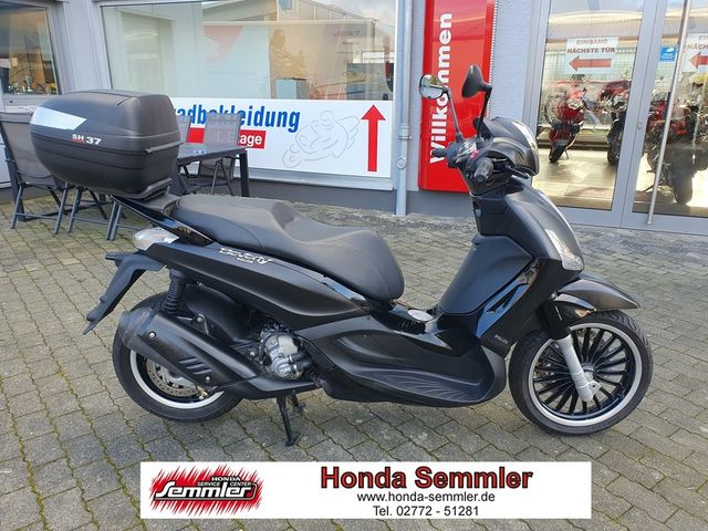 Piaggio Berverly 300 Police mit Griffheizung + Top-Case