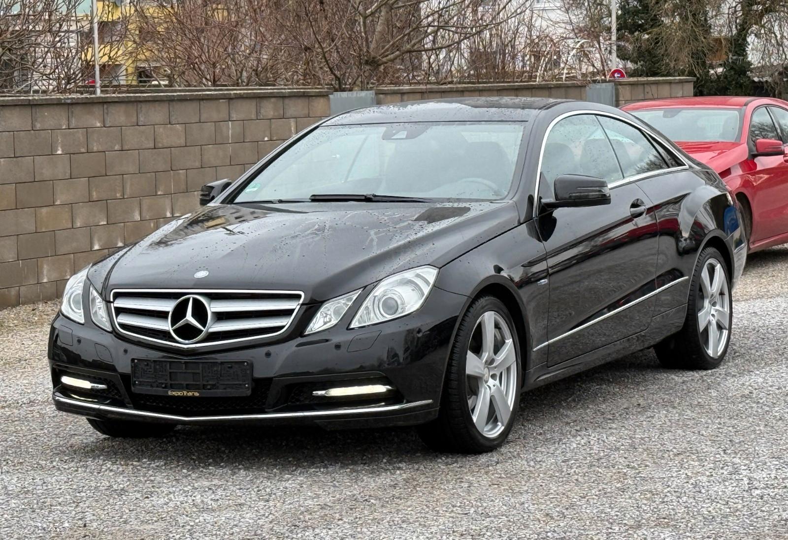Mercedes-Benz E 200 CGI Coupe Bi-XENON+NAVI+LEDER+SHZ+PDC+LM
