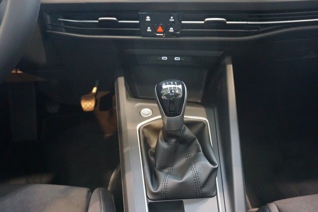 Fahrzeugabbildung Volkswagen Golf VIII TSI Style Matrix Navi Pano AID ACC PDC