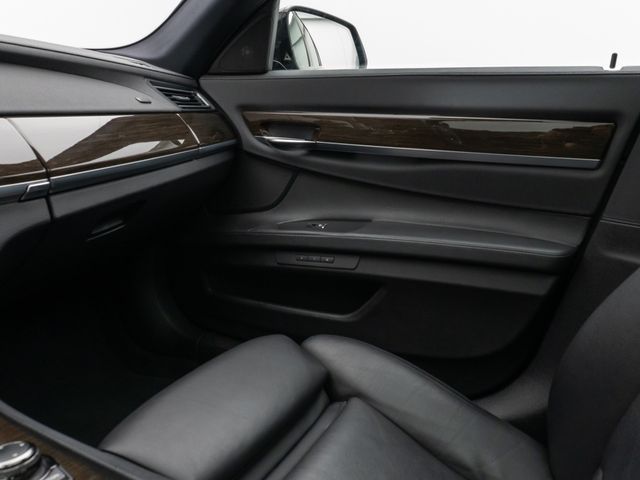 Foto Nummer 32: BMW 740d