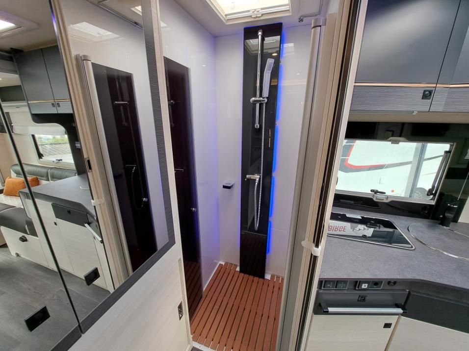 Autohaus Zimpel -  Challenger 2060 Graphie Ultimate ZUBEHÖR+ARCTIC - Bild 9
