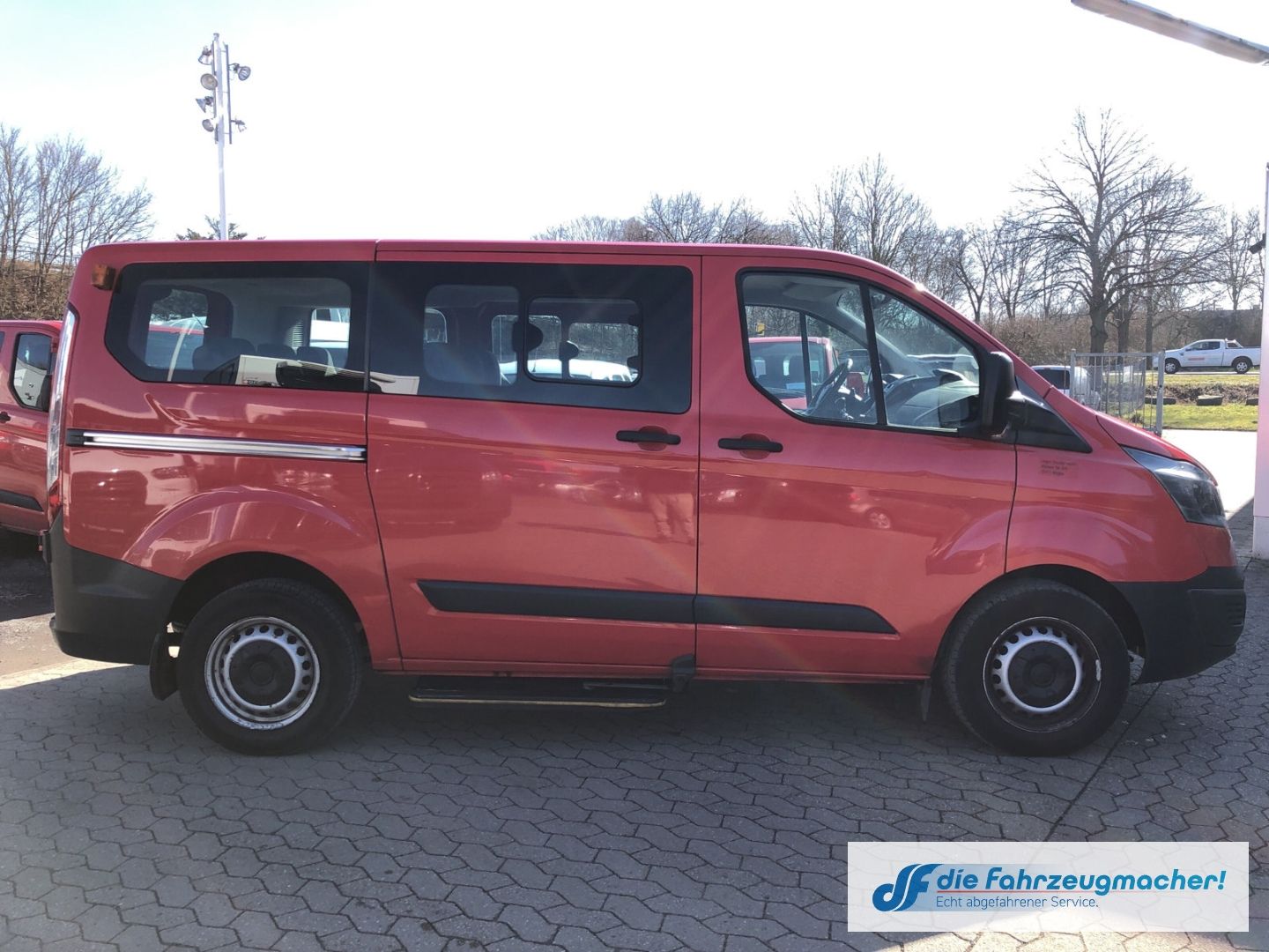 Fahrzeugabbildung Ford Transit Custom Kombi 300 L1 2.2 TDCi *2291
