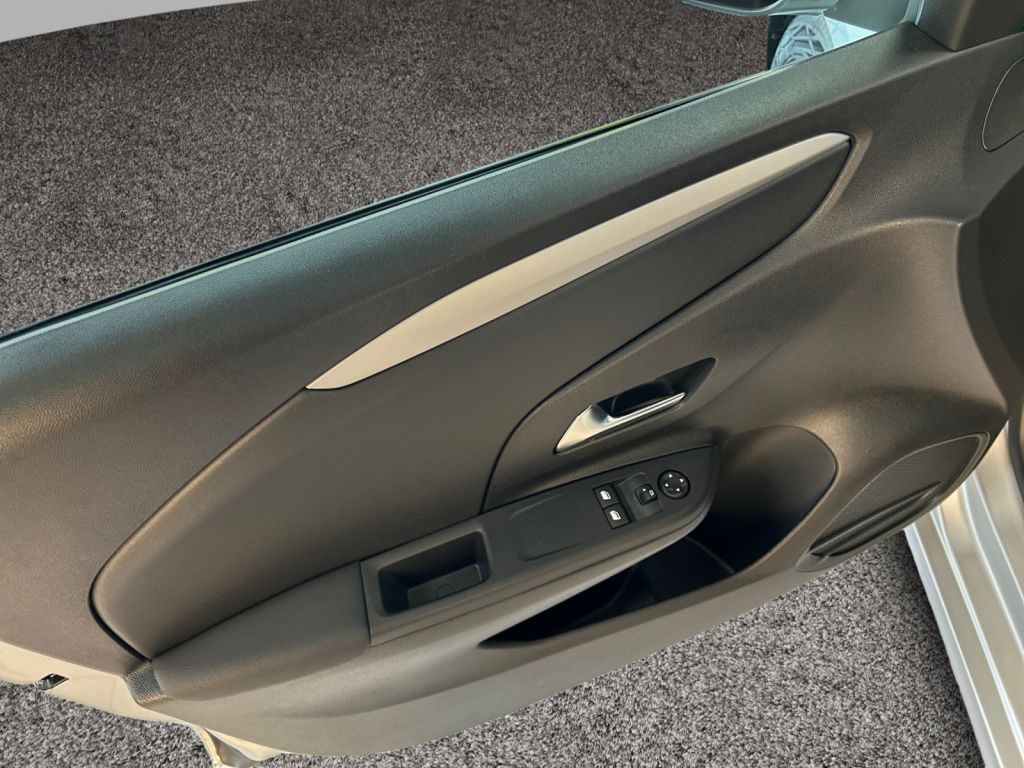 Fahrzeugabbildung Opel Corsa 1.2 Turbo Edit. Navi Sitzheizung Parkpilot