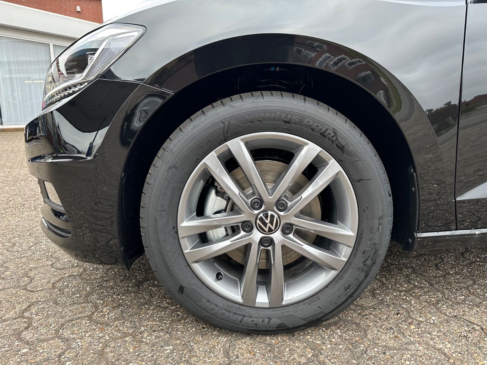 Fahrzeugabbildung Volkswagen Touran 1.5 TSI Comfortline DSG Navi/ACC/IQ/Shzg