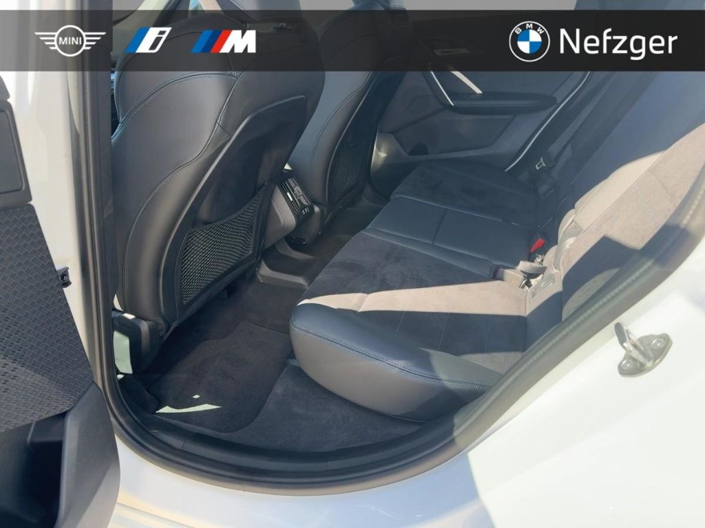 BMW X1 xDrive23i Head-Up M Sport Panorama Driving As foto 8