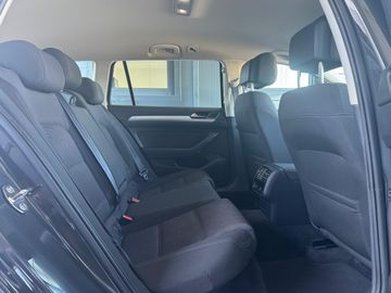 Volkswagen Passat Variant - 8