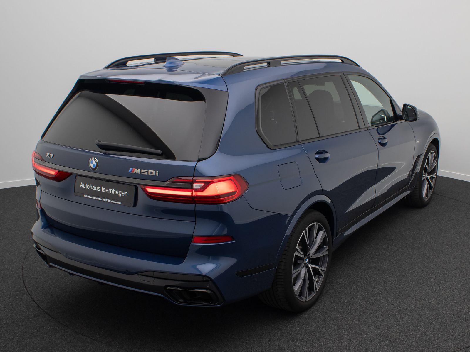 Fahrzeugabbildung BMW X7 M50i  Massage 360°B&W Laser DAB SkyLounge 22"