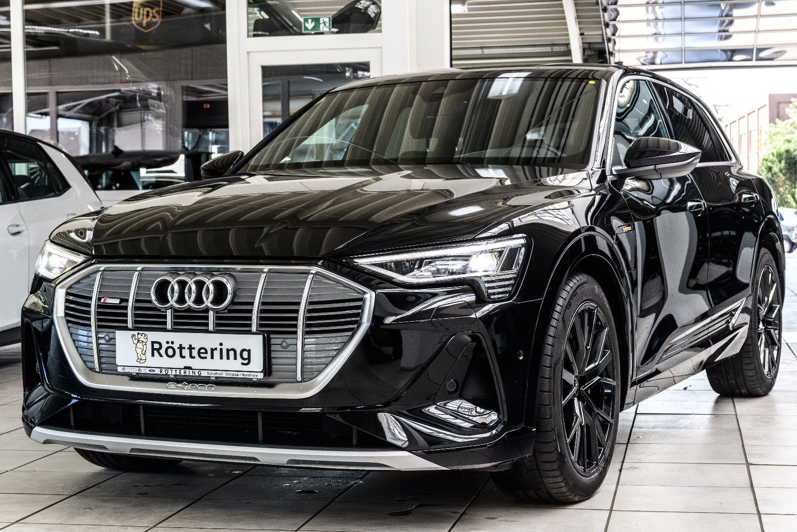 Fahrzeugabbildung Audi e-tron 50 quattro S line NAVI/SZH/LED/RFK