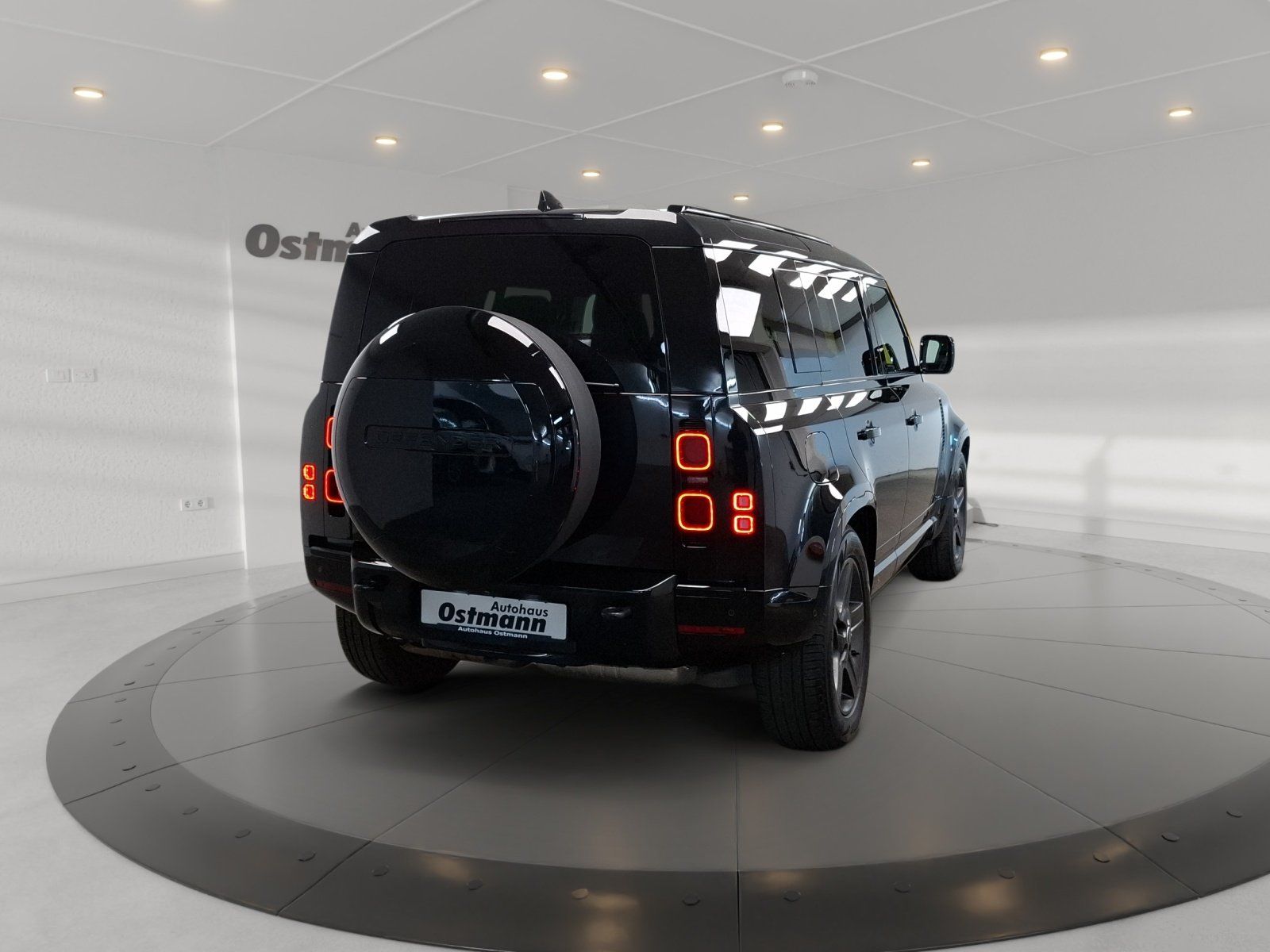 Land Rover Defender 110 3.0 D300 X-Dynamic SE Matrix 360 AH foto 3