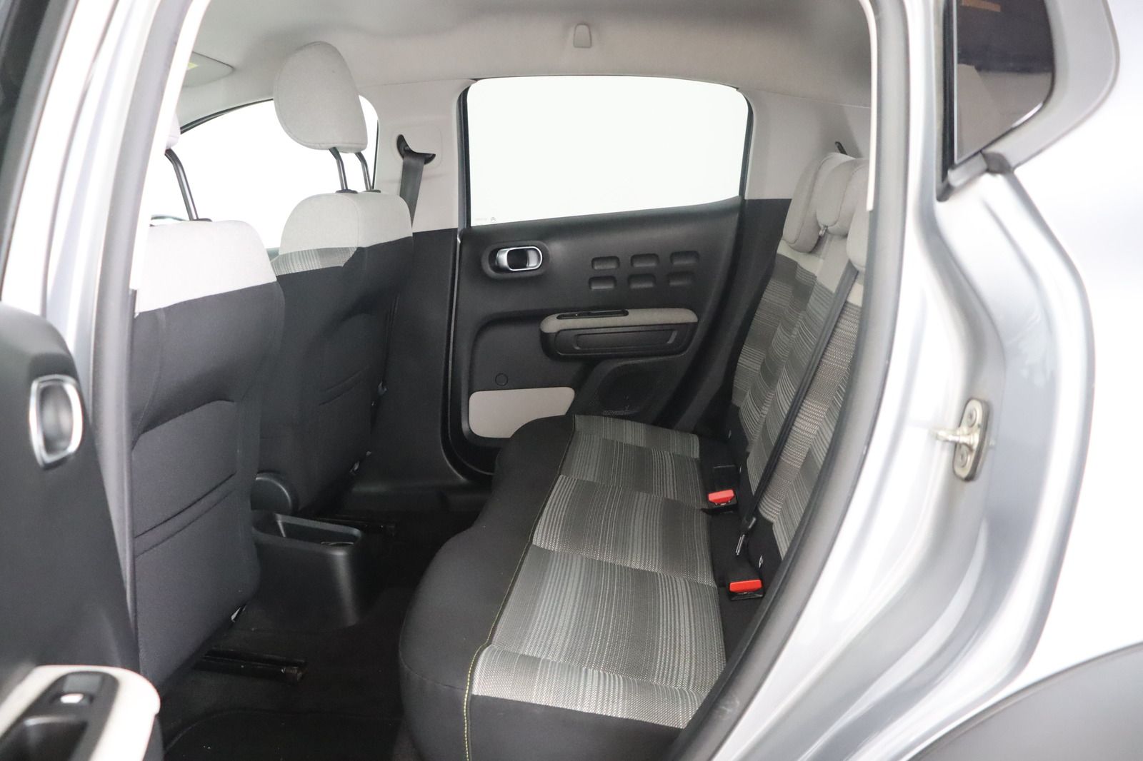 Fahrzeugabbildung Citroën C3 * LED * Navi * Keyless * 8-fach