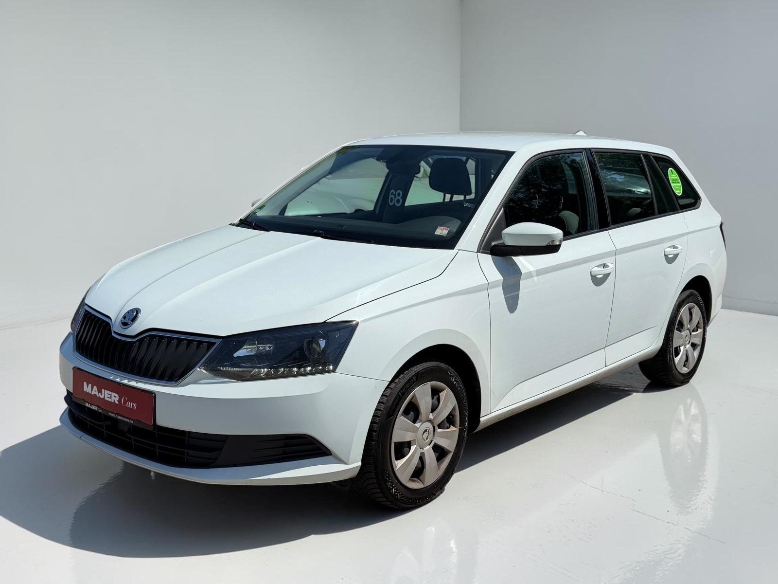 Skoda Fabia 2015 — rear view