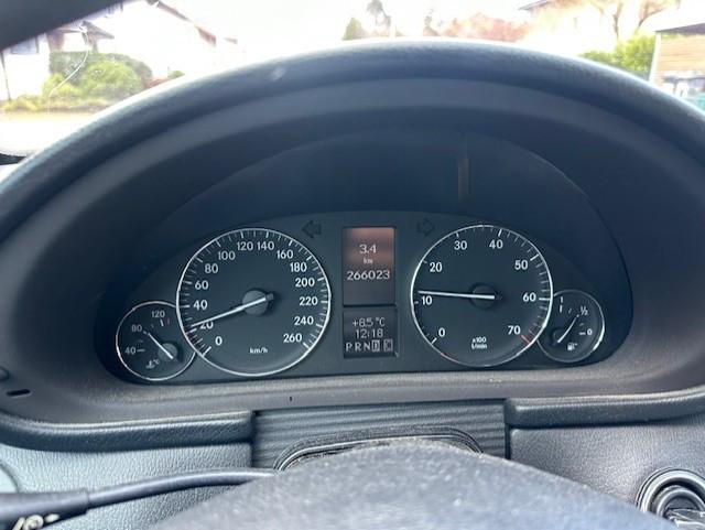 Mercedes-Benz C230 2005 — photo 14
