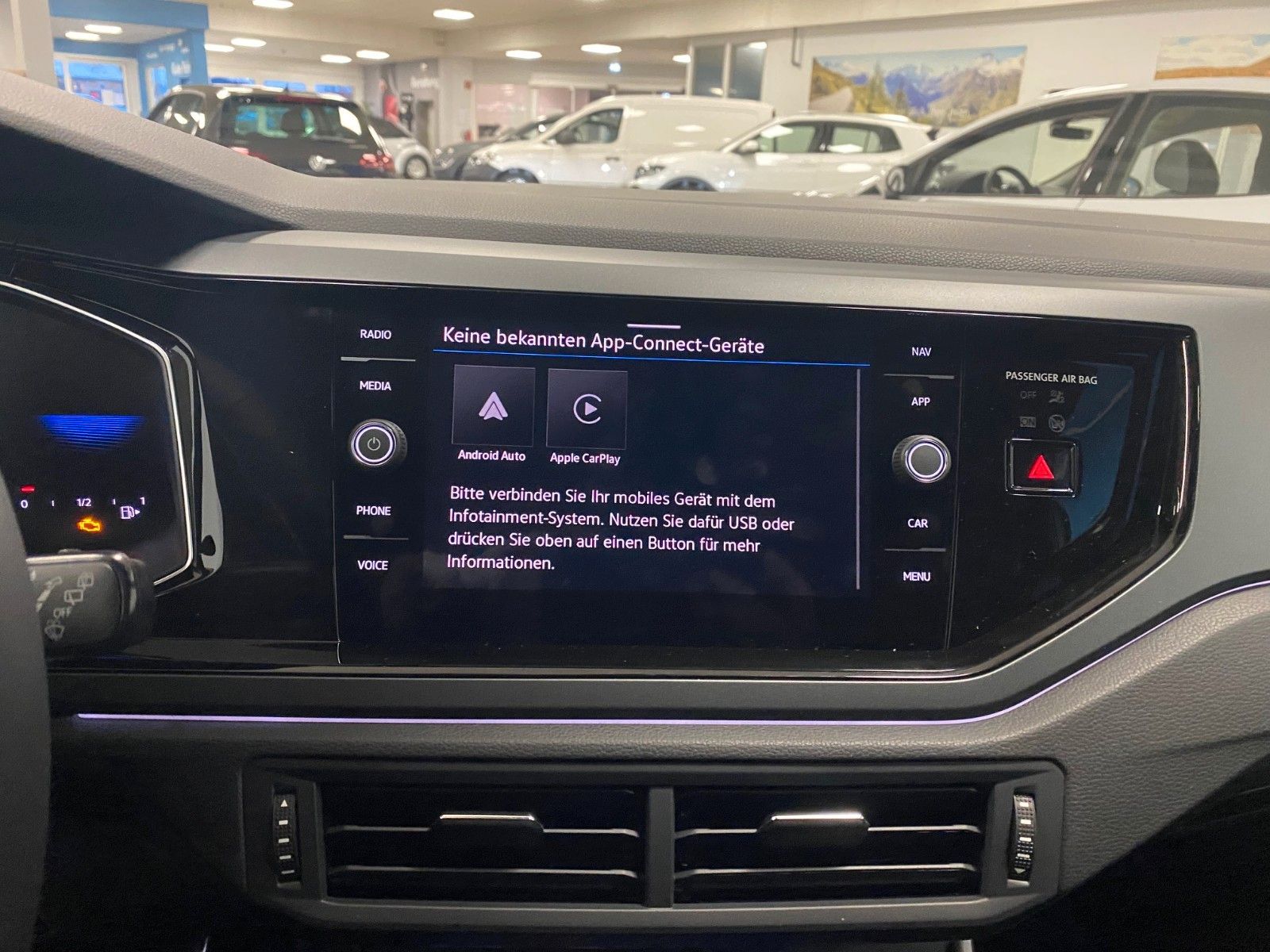 Fahrzeugabbildung Volkswagen Taigo 1.5 TSI DSG R-LINE+Black Style+ACC+Matrix+