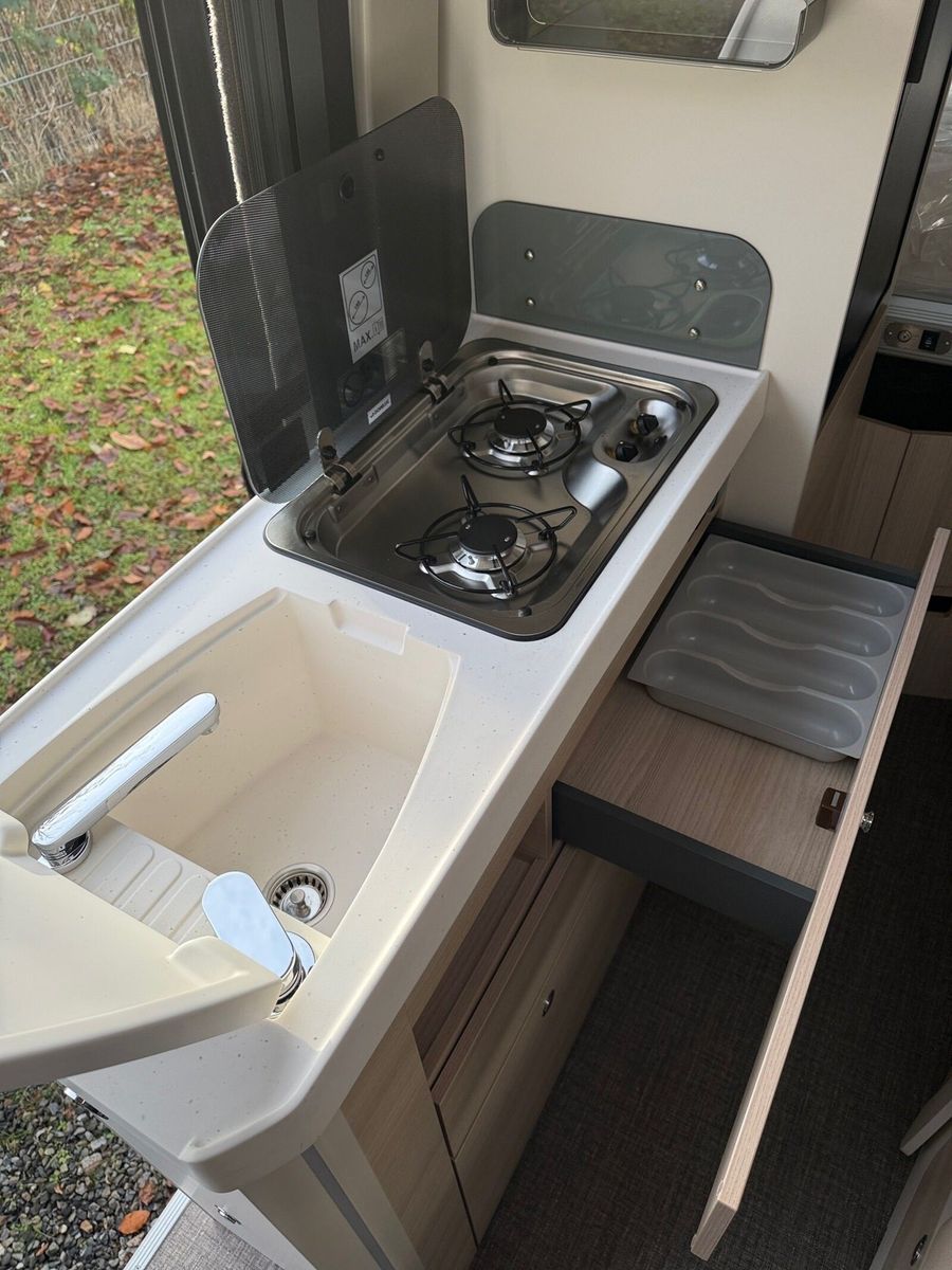 Fahrzeugabbildung Eura Mobil Van V 635 HB 6KW Heizung, Radio DAB, RFK