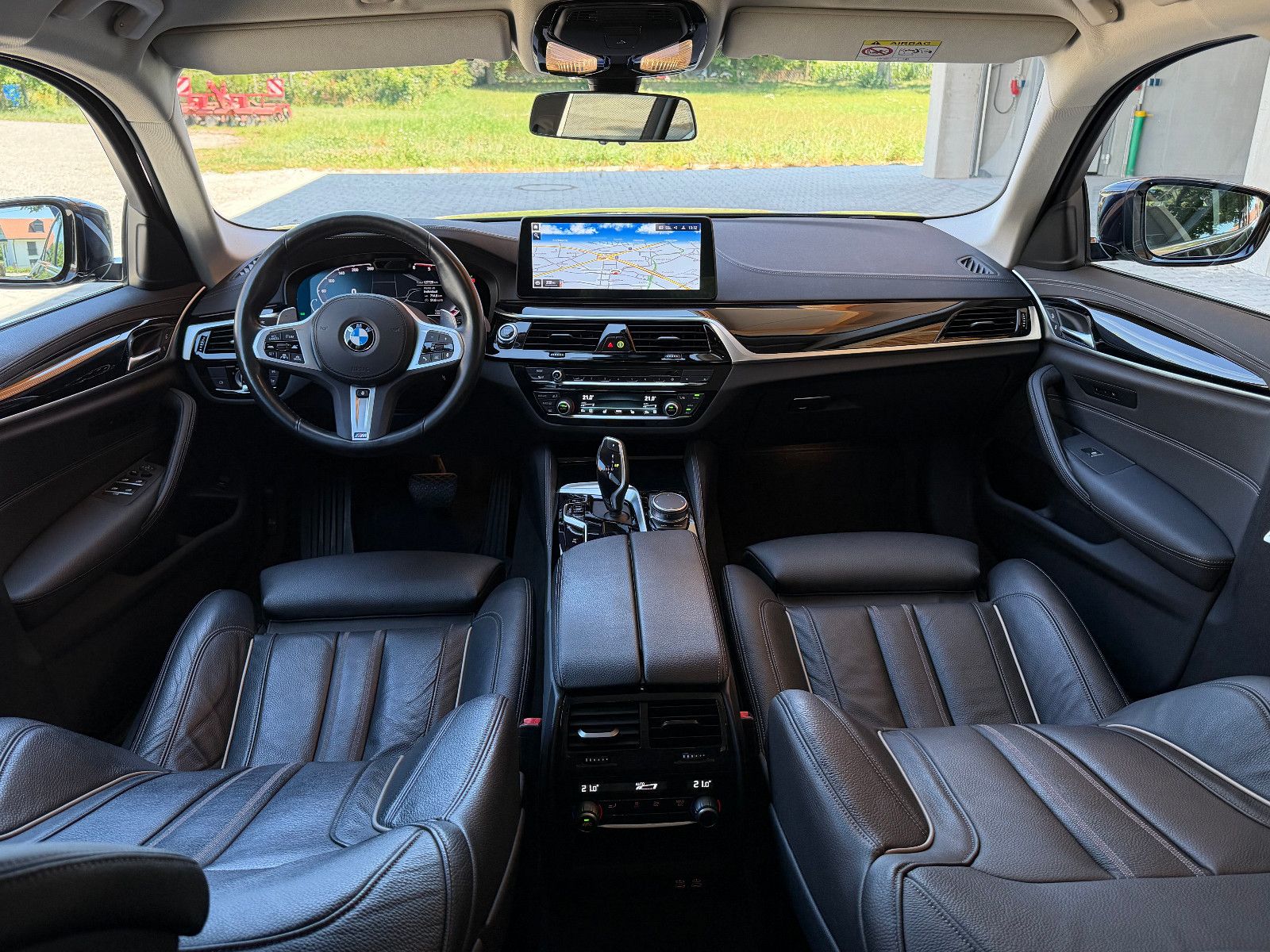 BMW 530d Touring xDrive Luxury Line AHK Laser HeadUp imagem 2