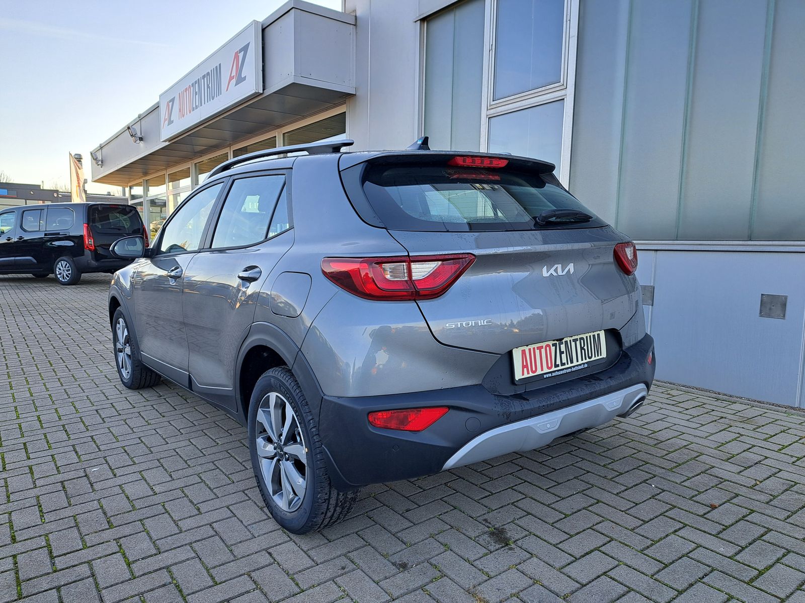 Fahrzeugabbildung Kia Stonic 1.0 T-GDI AUTOMATIK LED NAVI WINTERPAKET