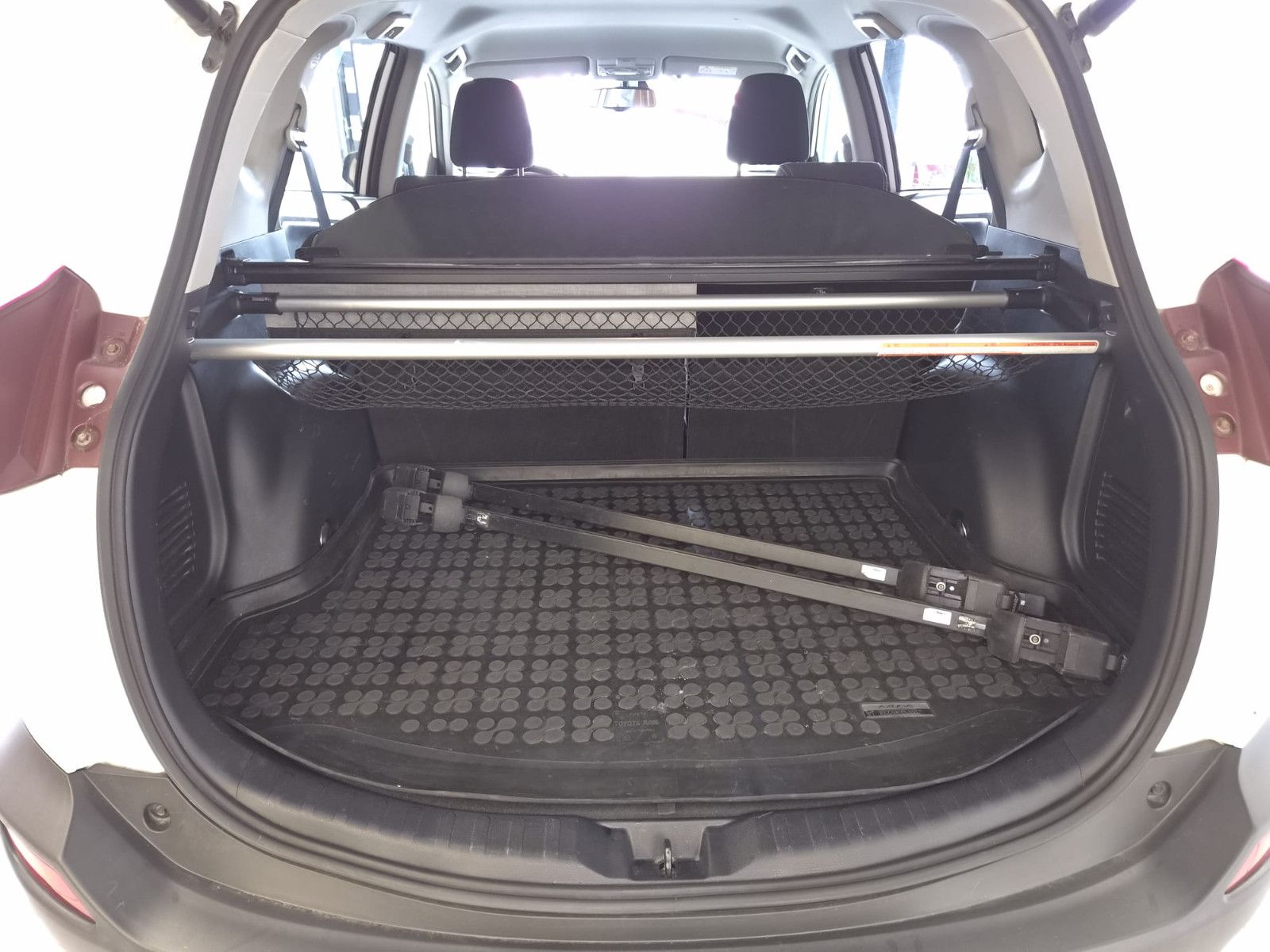 Fahrzeugabbildung Toyota RAV 4 2,0-l-VVT-i Comfort Auto 4x4