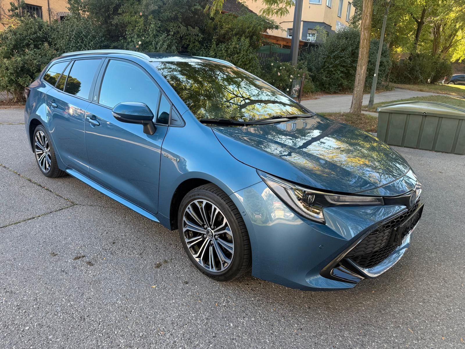 Toyota Corolla Touring Sports Hybrid Team D