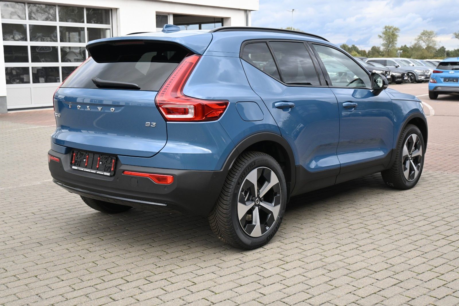 Fahrzeugabbildung Volvo XC40 B3 DSG Plus Dark*360°*ACC*AHK*Allwetter