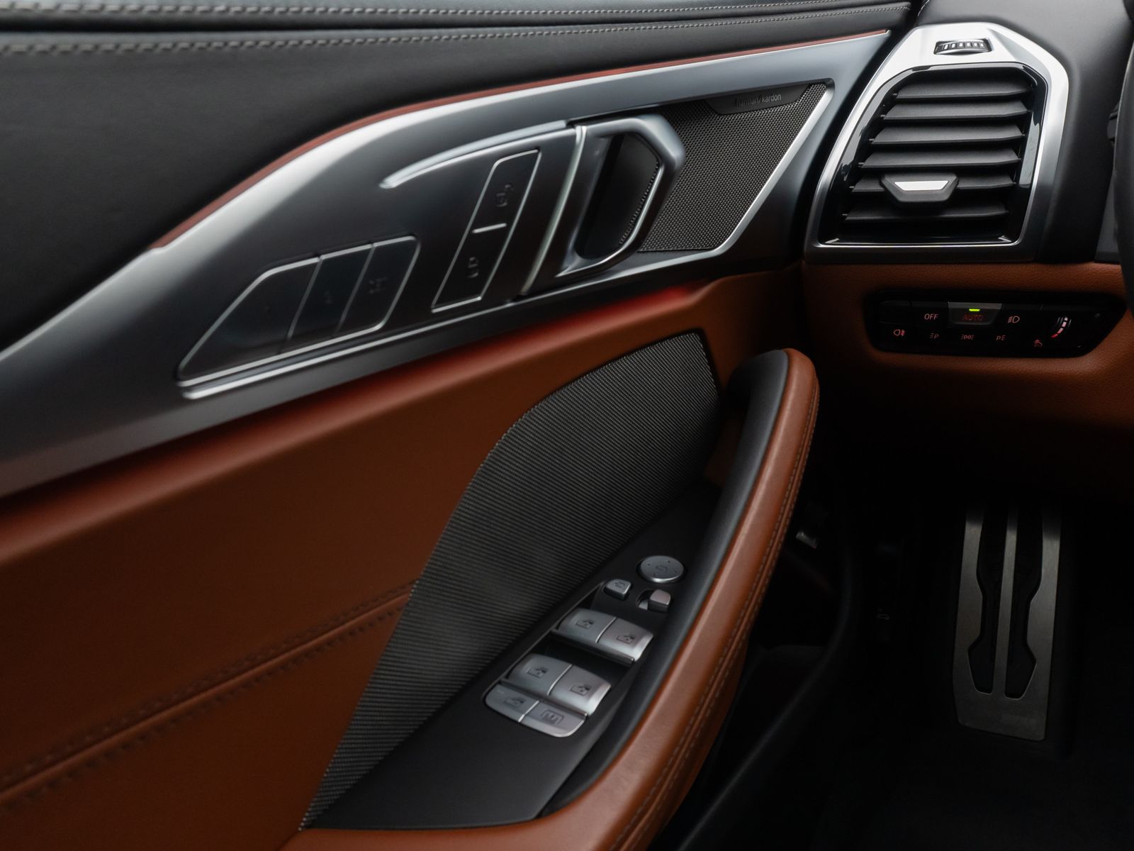 Fahrzeugabbildung BMW M850i xD Gran Coupé Panorama 360°HUD H/K SoftCL