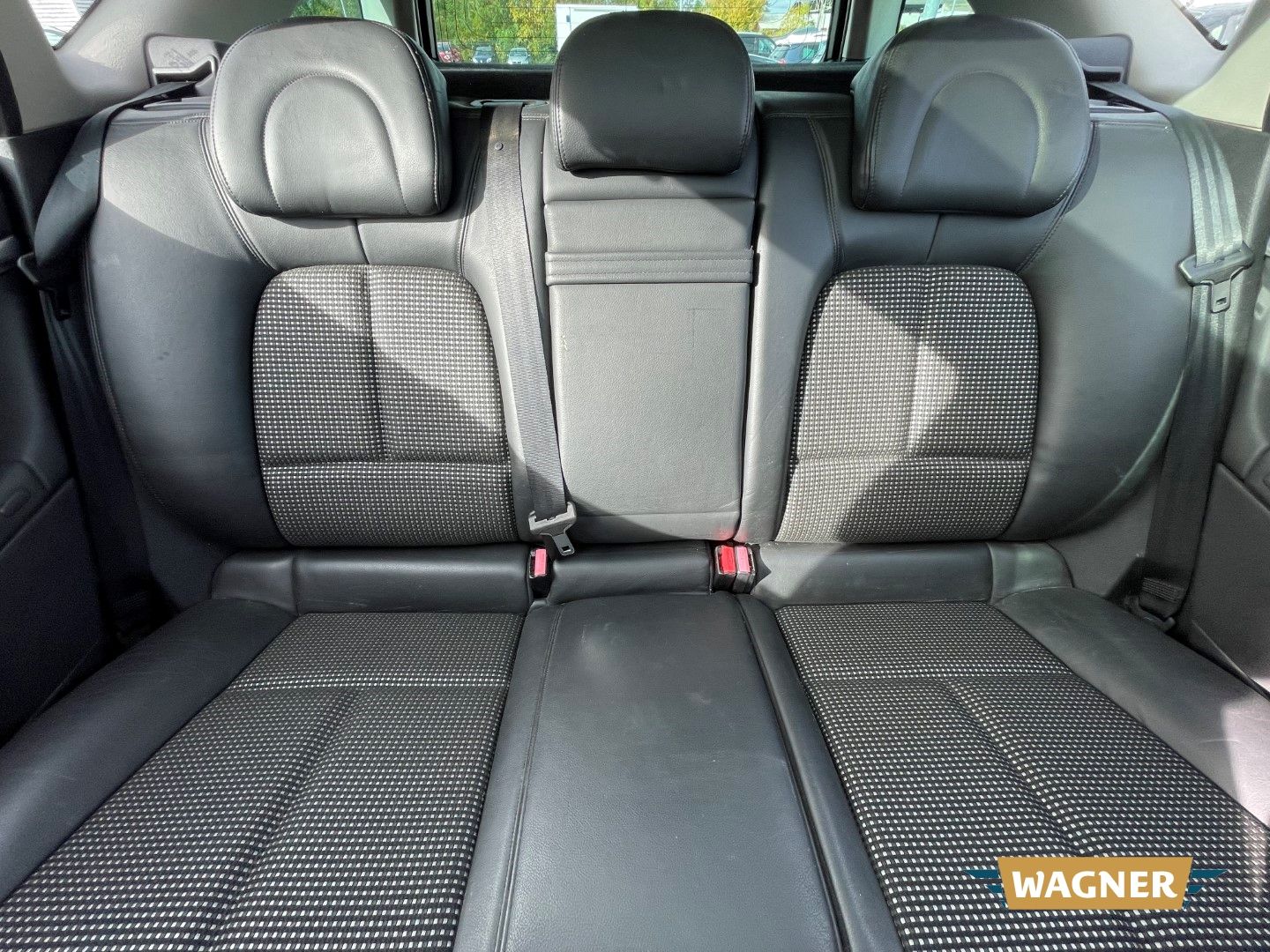 Fahrzeugabbildung Peugeot 407 SW Premium Klimaautomatik Servolenkung