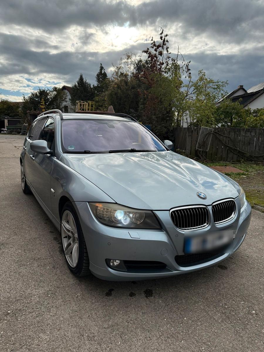 BMW 330, 2009