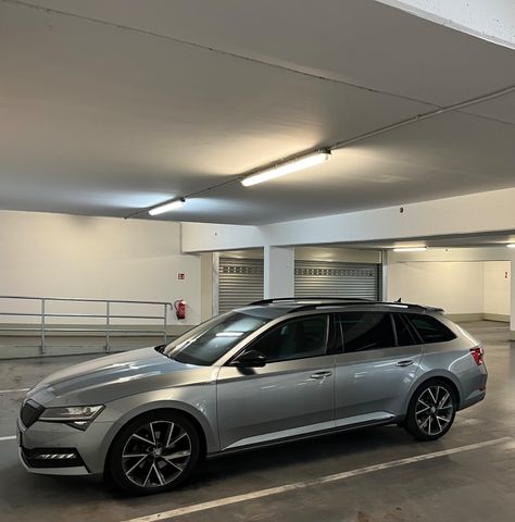 Skoda Superb SPORTLINE - Scheckheft & Garagenfahrzeug 