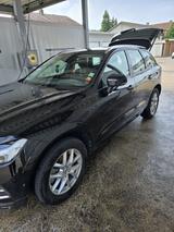 Volvo XC60 D4 AWD Momentum Momentum - Volvo Gebrauchtwagen in Freiburg