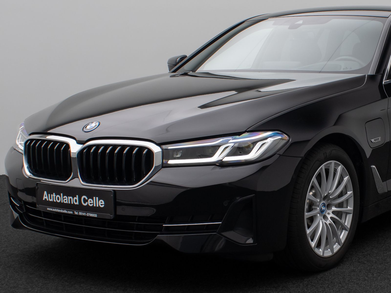 Fahrzeugabbildung BMW 530e HUD Laser DAB Kamera H/K AHK Alarm Sport