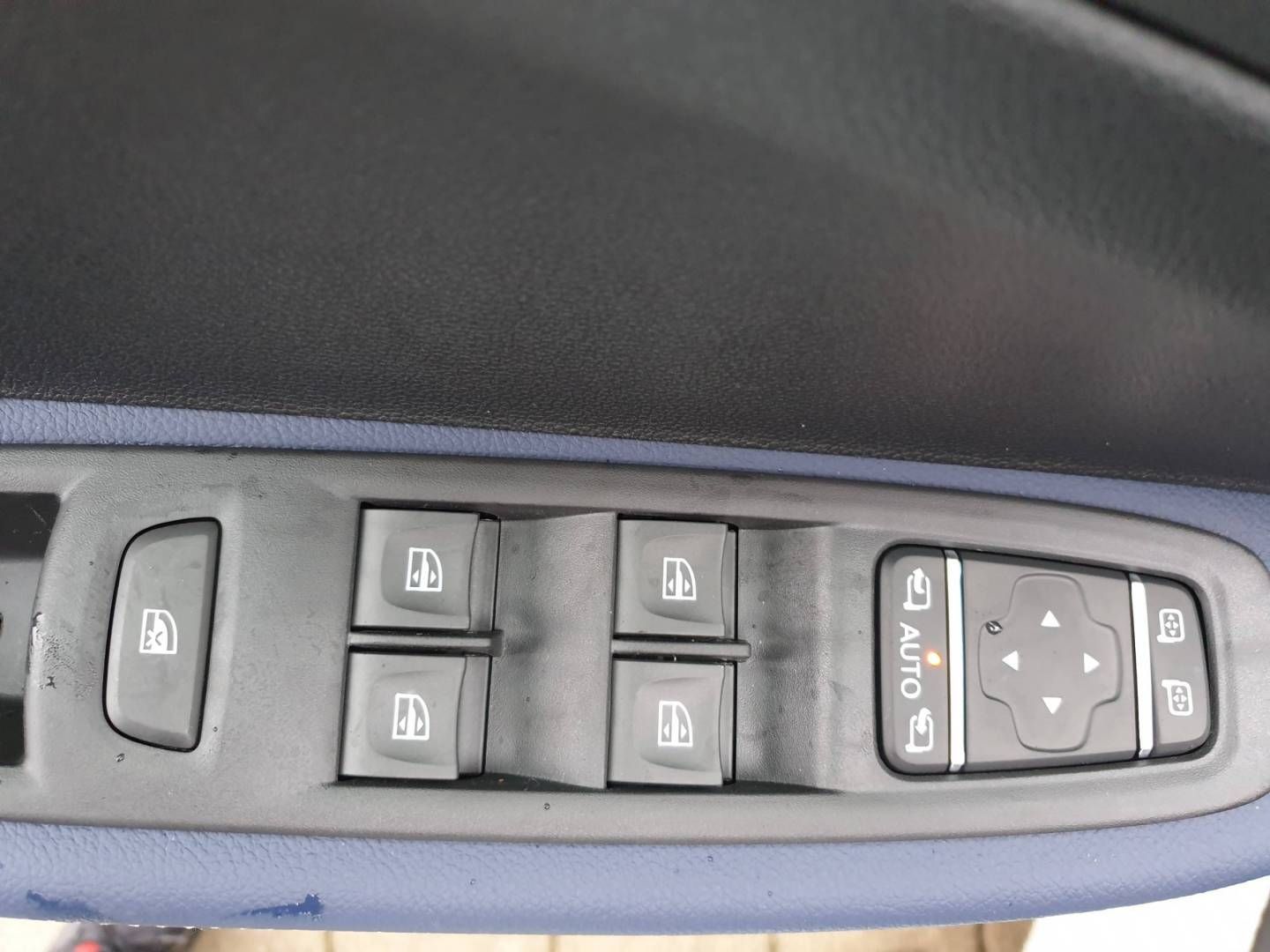 Fahrzeugabbildung Renault ZOE E-Tech 100% el. SONDERMODELL RIVIERA R135 Z.