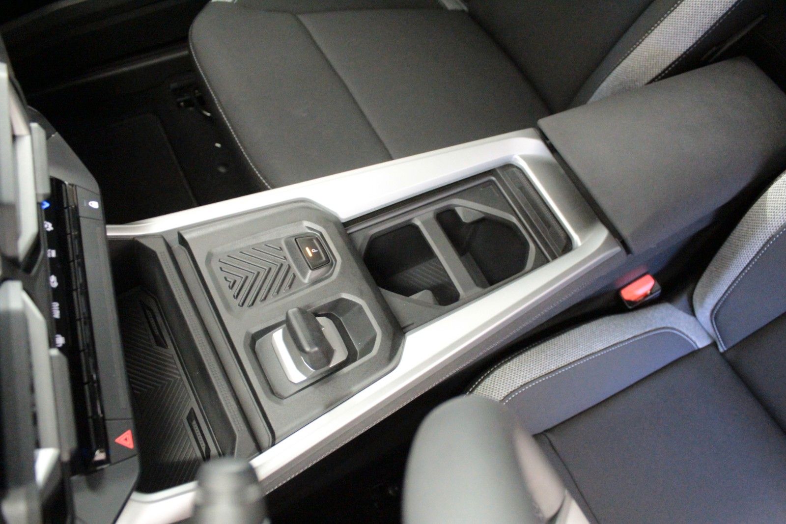 Fahrzeugabbildung Dacia Bigster Hybrid 155 Journey *Winter-*City-Paket*