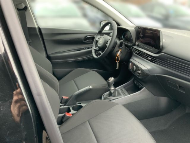Fahrzeugabbildung Hyundai BAYON FL (MY25) 1.0 T-GDI Select Navi Kamera Ein