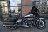 Harley-Davidson FLHXSE CVO Street Glide + Jekill & Hyde